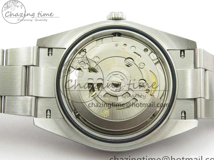 1226 Casual Oyster Perpetual 41mm 124300 EWF Best Edition Red Dial on SS Bracelet A 2856